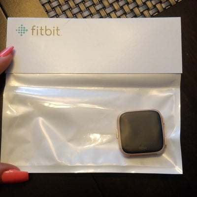 Fitbit Versa Fitness Watch Brand New! Pebble Only!! Free Shipping! - RELEVAZA
